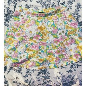 Spring time floral mini skirt 🌸💓